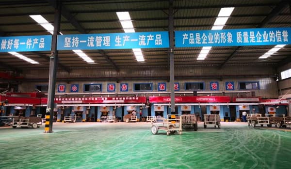 耐材自動(dòng)化生產(chǎn)線所在車(chē)間